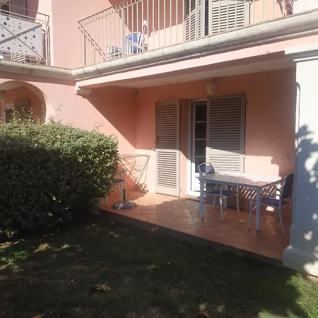 Appartement 30M2 Avec Jardin Et Piscine Chauffee A La Palmeraie Grimaud Exterior photo